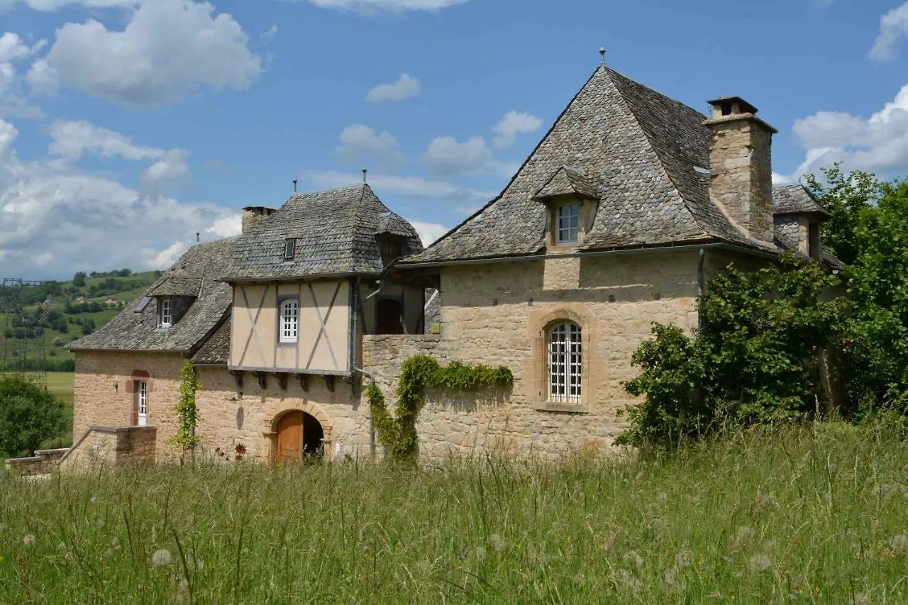 La cour pavée Villa Sebrazac
